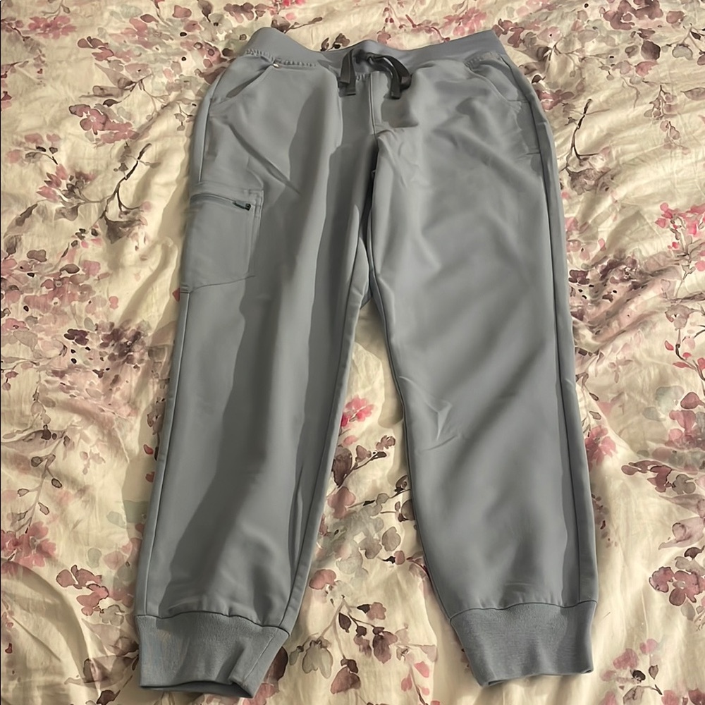 Figs “Dusty Blue 2.0” Jogger Scrub Pant - Picture 2 of 5